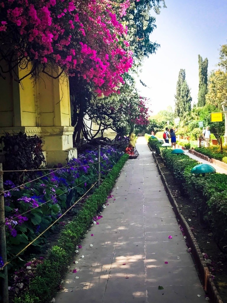 Flower shaded walkways, Sahelio Ki Badi