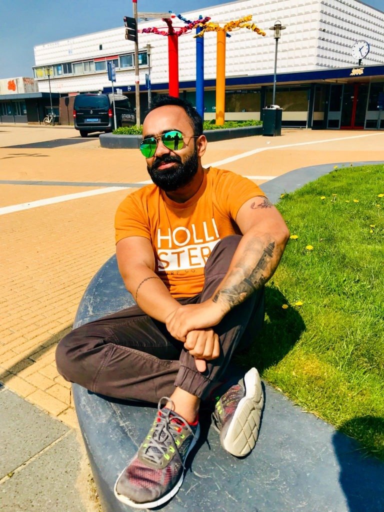 Spending some time outside Steenvijk train station, waiting for a bus