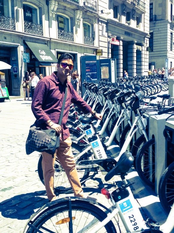 Prateek Bhatia, ready for the bike ride in Madrid city center.
