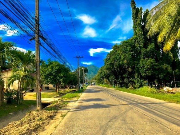 Koh Phangan streets and landscapes can easily convince to rent a bike and get lost