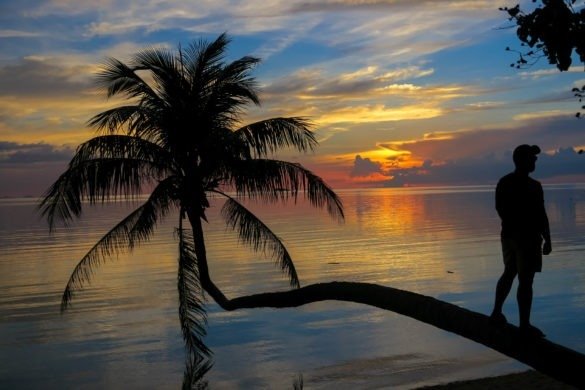 Sunset in Koh Phangan, so messmerising that made us stop and witness it first leaving everything behind for a moment.